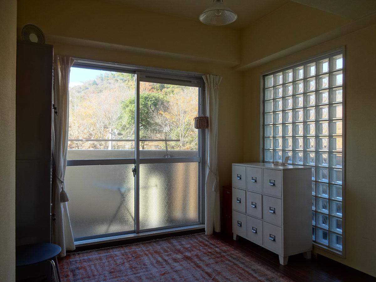 神戸市須磨区清水台の売買物件/ガラスブロックの壁がチャームポイント