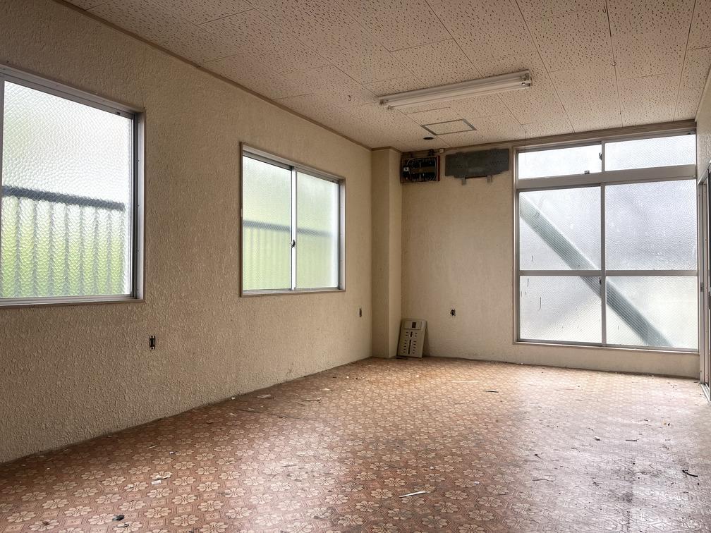 神戸市垂水区舞子坂の売買物件/2階洋室②。どんな風に改装しよう？