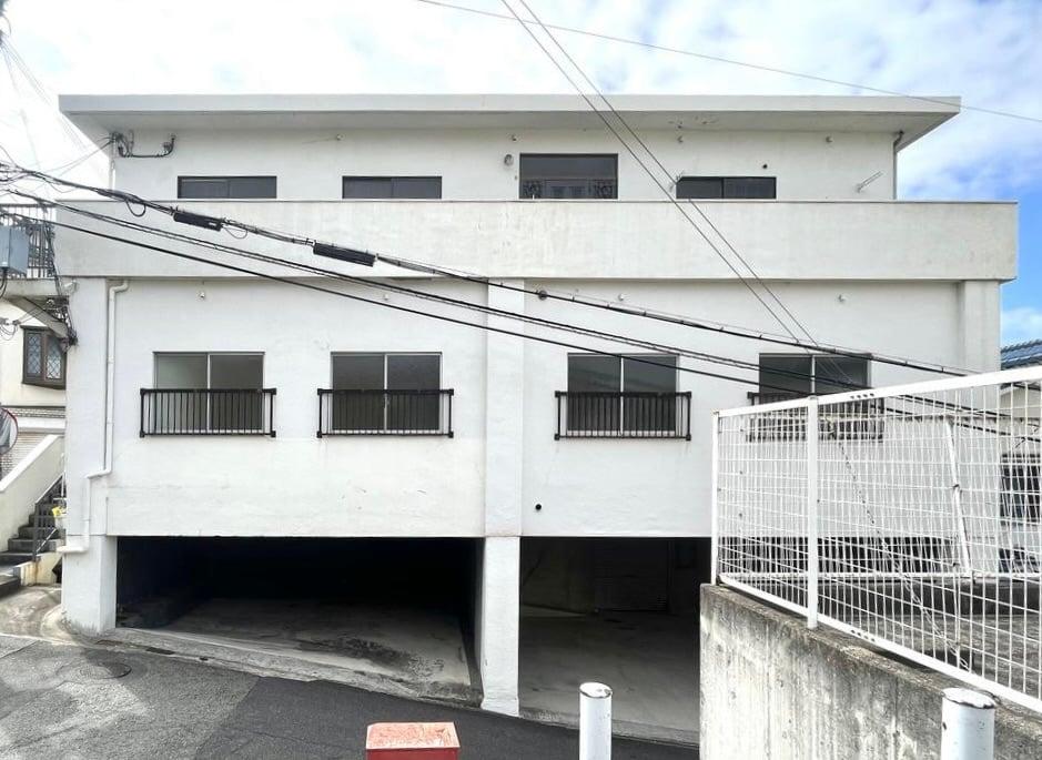 神戸市垂水区舞子坂の売買物件/どっしりとした鉄筋コンクリート造りの一棟ビル
