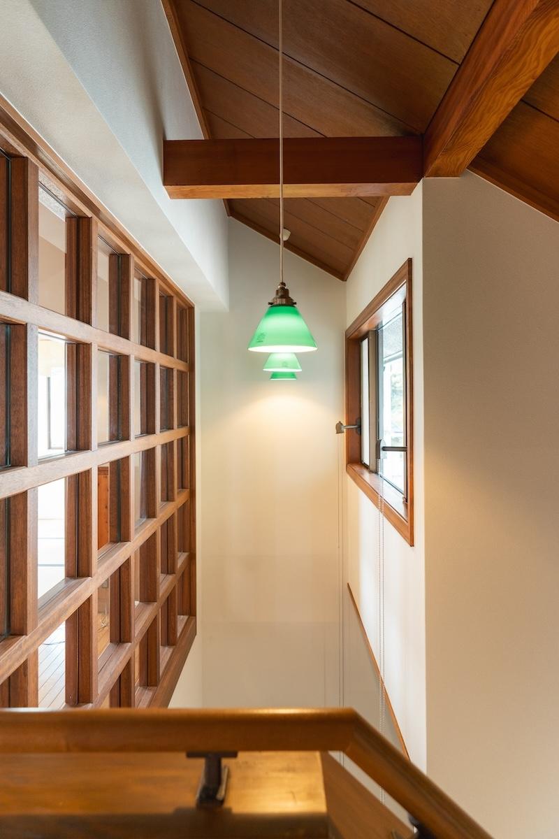 神戸市東灘区住吉山手の賃貸物件/玄関に明るい光をおとします