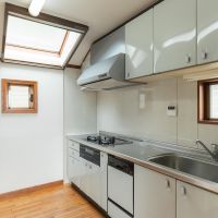 神戸市東灘区住吉山手の賃貸物件/天窓があって明るいキッチン