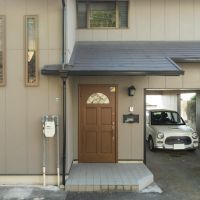 神戸市東灘区住吉山手の賃貸物件/シャッター付きの車庫があり、車種によっては縦列で2台停められそう