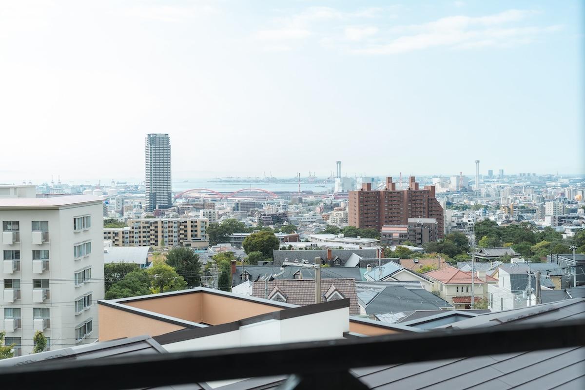 神戸市東灘区住吉山手の賃貸物件/2階リビングからは海まで見渡す景色が