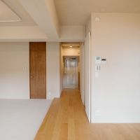 神戸市東灘区住吉台の売買物件/リビングの奥には洋室