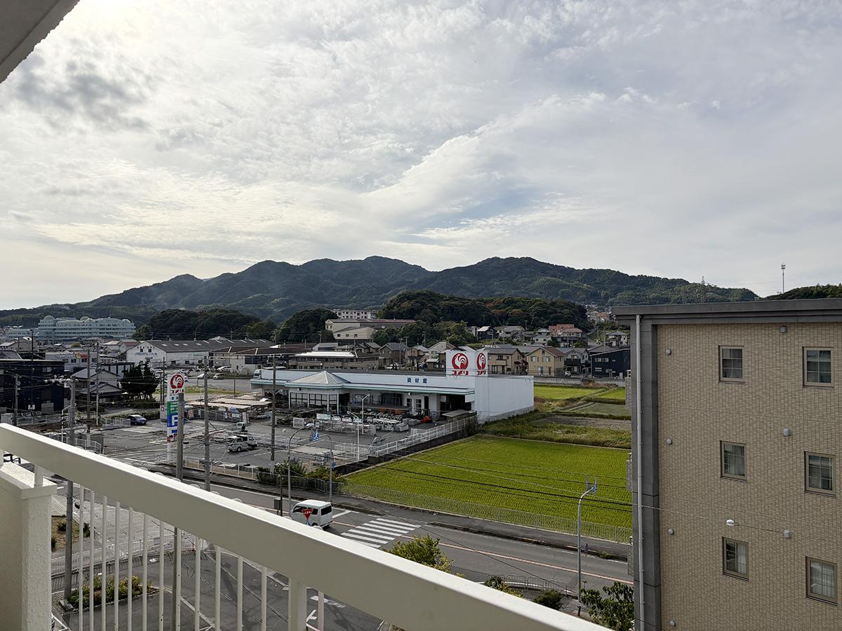 淡路市久留麻の売買物件/西側バルコニーから