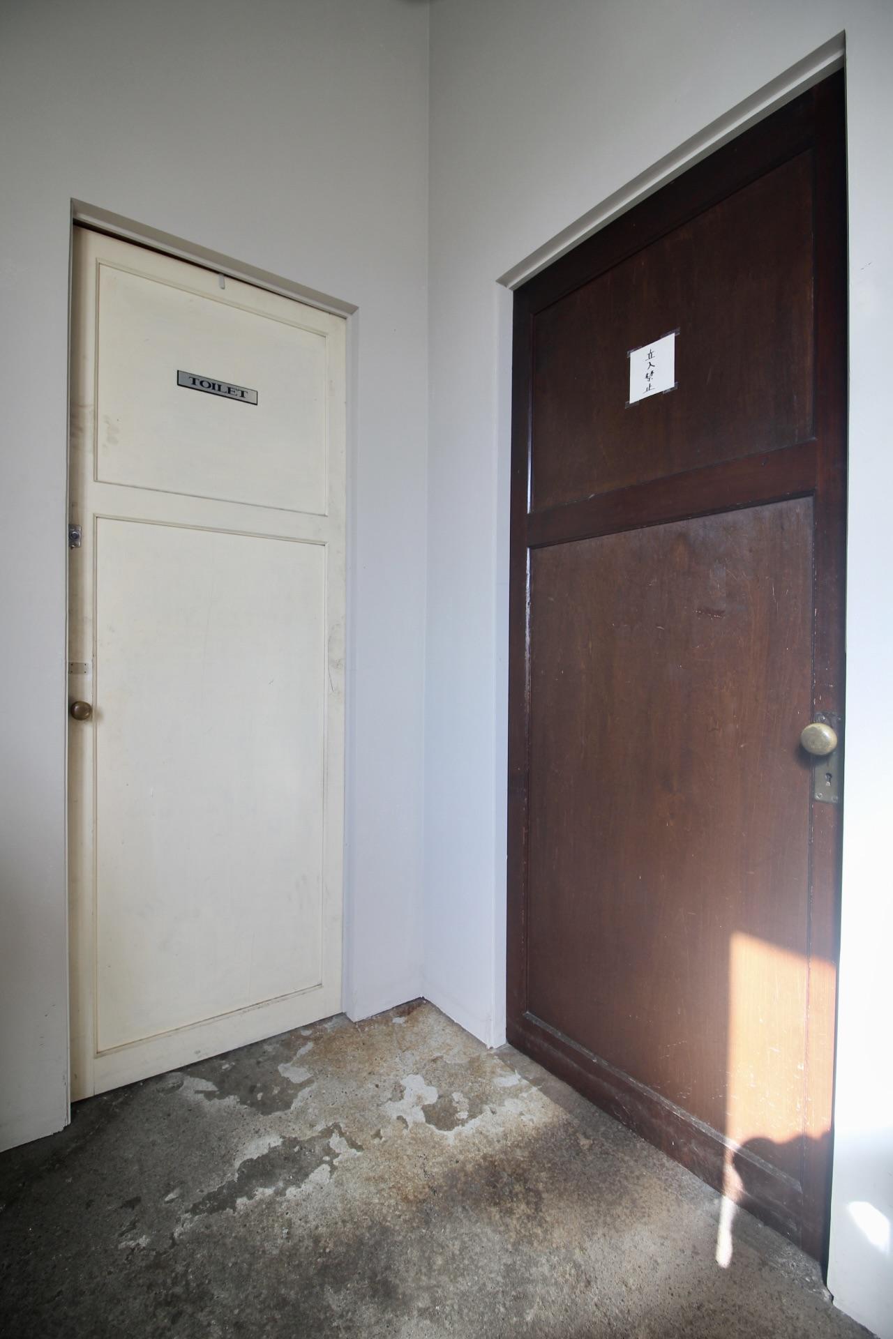 神戸市長田区神楽町の賃貸物件/レトロな木製建具