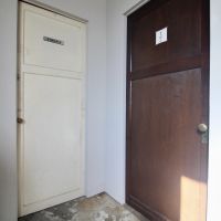 神戸市長田区神楽町の賃貸物件/レトロな木製建具