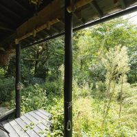 神戸市北区有野町唐櫃の売買物件/デッキから庭を眺める