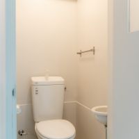 尼崎市道意町の賃貸物件/トイレにも手洗い器あり