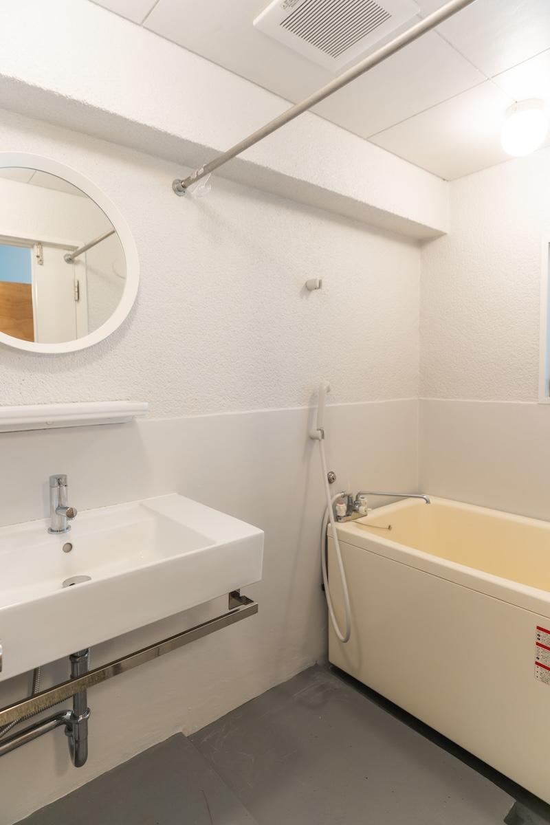 尼崎市道意町の賃貸物件/洗面とお風呂は一体で外国のアパルトマンのような風情