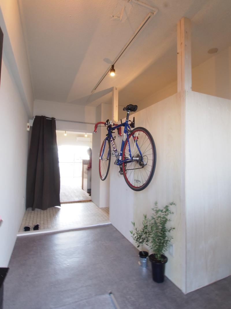 尼崎市道意町の賃貸物件/写真は別部屋ですが、ロードバイクを棚掛けしたりギャラリーみたいにするのも◎