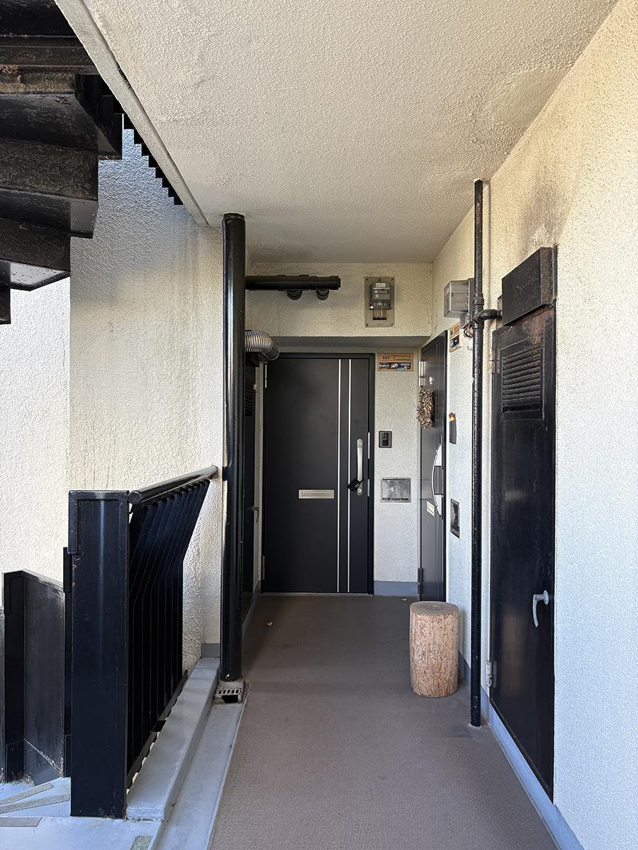 明石市東野町の売買物件/モノトーンもいいですね