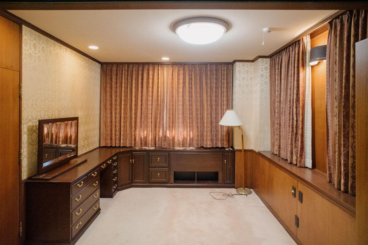 神戸市東灘区住吉山手の売買物件/西棟1F洋室、重厚な書斎。