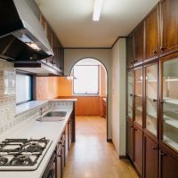 神戸市東灘区住吉山手の売買物件/西棟キッチン、カントリーなほっこり感