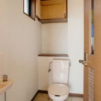 神戸市東灘区住吉山手の売買物件/西棟のトイレは1Fと2Fに