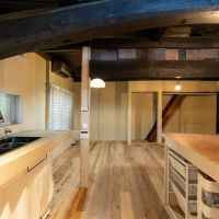 西宮市生瀬町の賃貸物件/作業台とダイニングを兼ねたカウンター