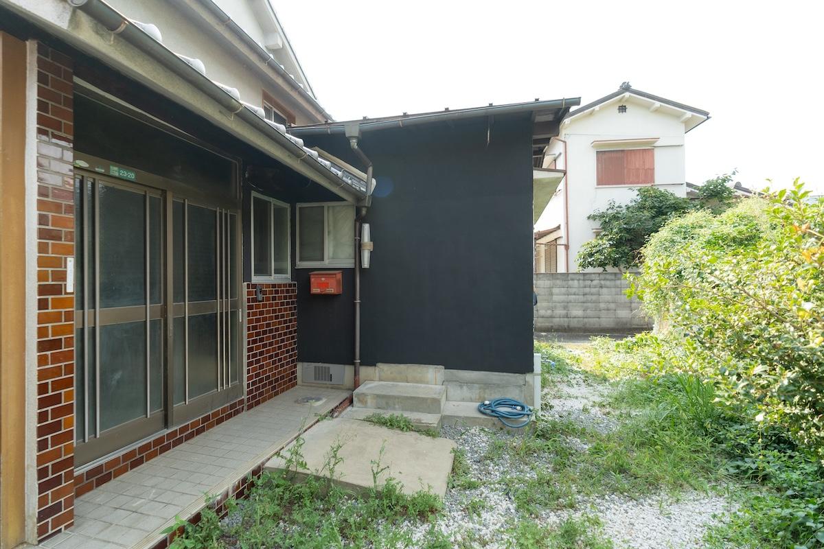 西宮市生瀬町の賃貸物件/ちょっとした前庭があります