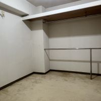 神戸市垂水区西舞子の売買物件/収納もたっぷりな納戸