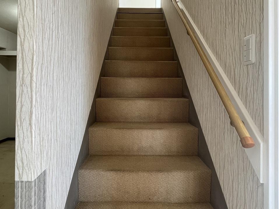 神戸市垂水区西舞子の売買物件/メゾネットへ続く階段