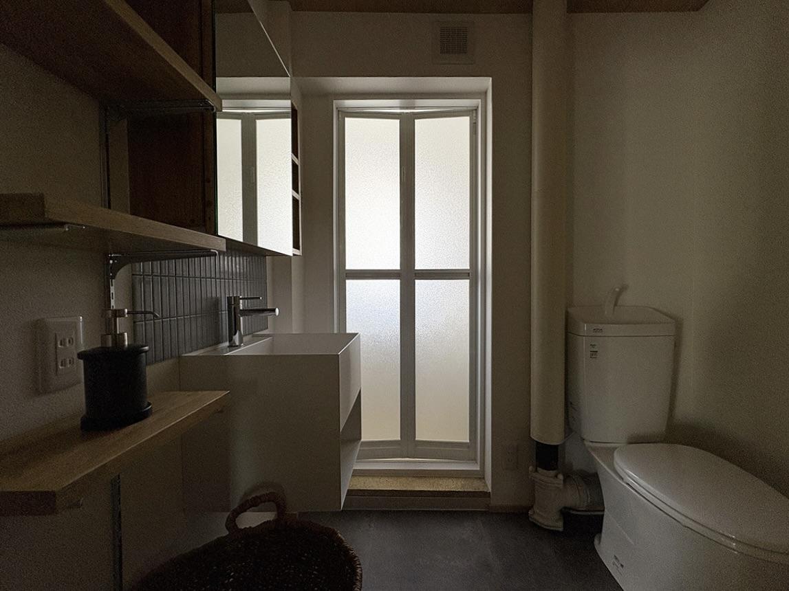 神戸市垂水区狩口台の売買物件/洗面とトイレが一体（良いです）