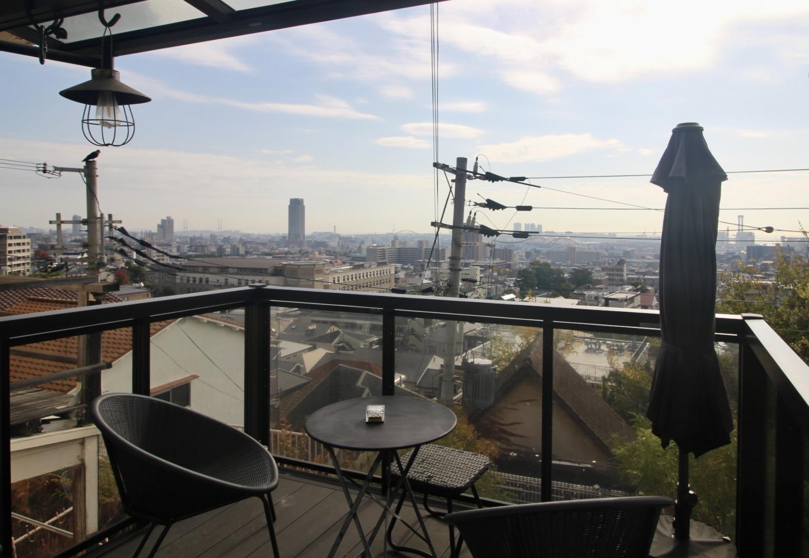 神戸市灘区寺口町の売買物件/2階バルコニーから街を一望。夜景も◎