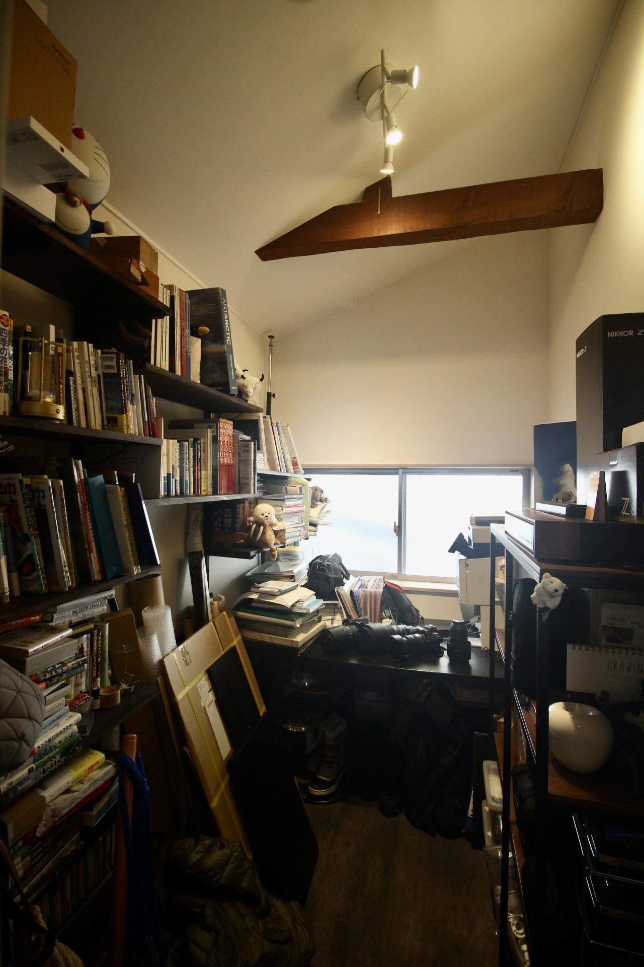 神戸市灘区寺口町の売買物件/北西側洋室は納戸や仕事部屋に◎