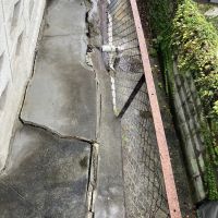 神戸市灘区寺口町の売買物件/擁壁に亀裂があります