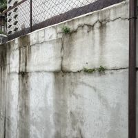 神戸市灘区寺口町の売買物件/擁壁に亀裂があります