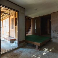 神戸市北区鈴蘭台西町の売買物件/玄関横には土間キッチンも