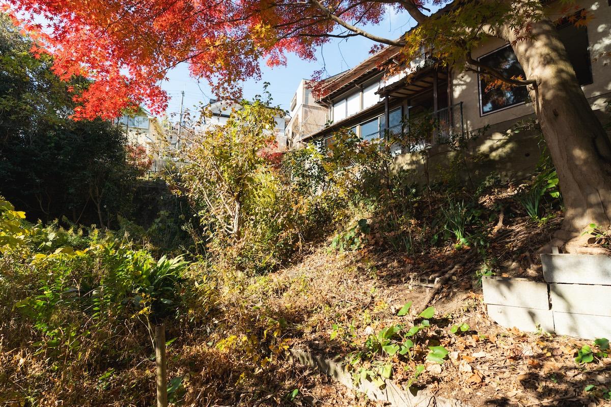 神戸市北区鈴蘭台西町の売買物件/整備すれば割とスペースも確保できそうです