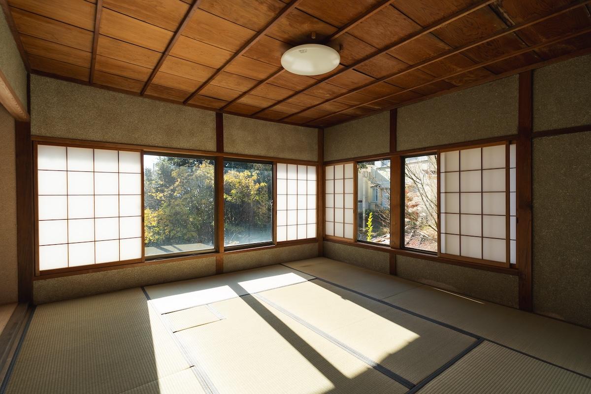 神戸市北区鈴蘭台西町の売買物件/窓の多い2階の茶室