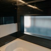 神戸市東灘区渦森台の売買物件/ナノバブルのお風呂、オペークな窓も心憎い