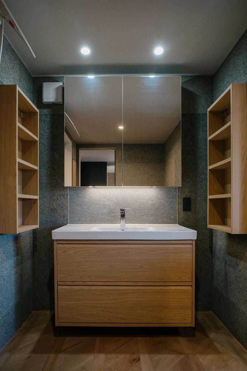 神戸市東灘区渦森台の売買物件/洗面もしっかりした収納があります