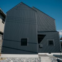 神戸市東灘区渦森台の売買物件/外壁と屋根はロングラスティングな素材がるバリウムを使用