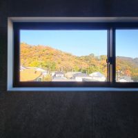 神戸市東灘区渦森台の売買物件/紅葉の頃の借景をオーナーさんからいただきました！