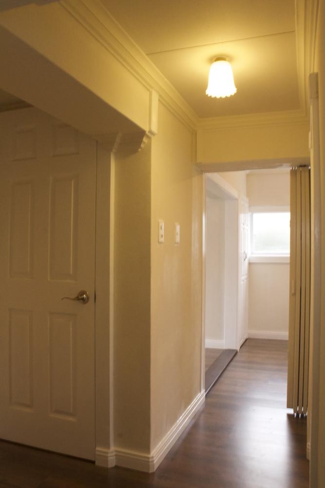 芦屋市東山町の売買物件/廻り縁から幅木に至るまで、意匠に凝った造り