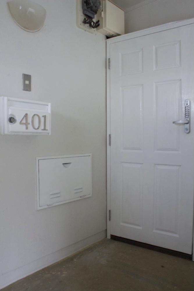 芦屋市東山町の売買物件/共用部にも、海外の雰囲気が感じられます