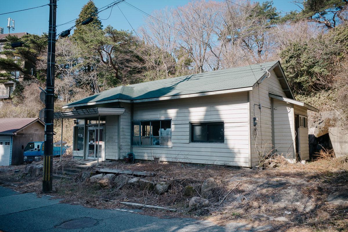 神戸市灘区六甲山町西谷山の売買物件/平屋の山のアトリエ