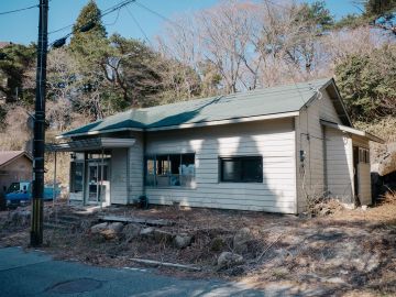 神戸市灘区六甲山町西谷山の売買物件/ネコバスの視線の先