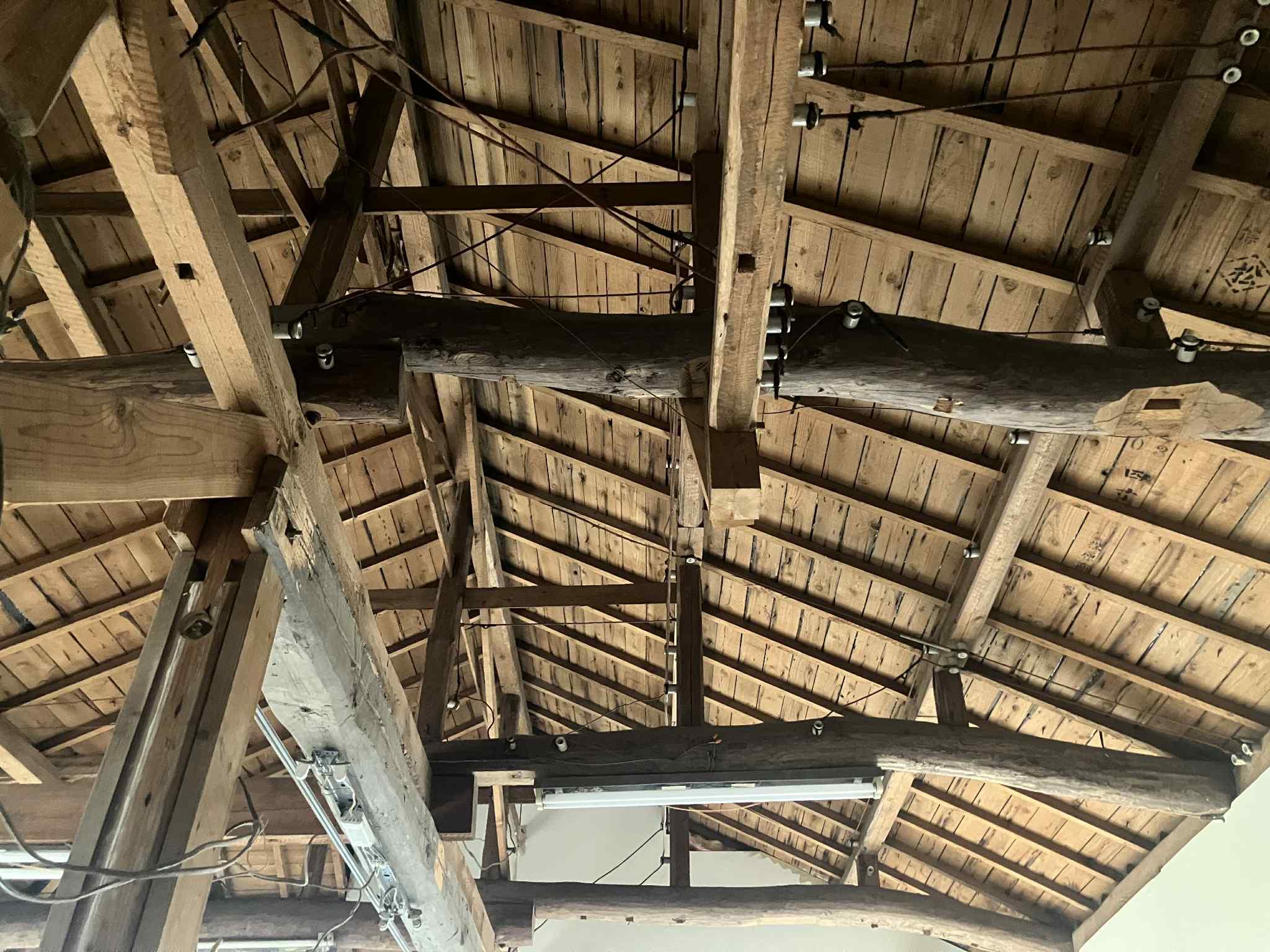 神戸市灘区六甲山町西谷山の売買物件/梁は表しで