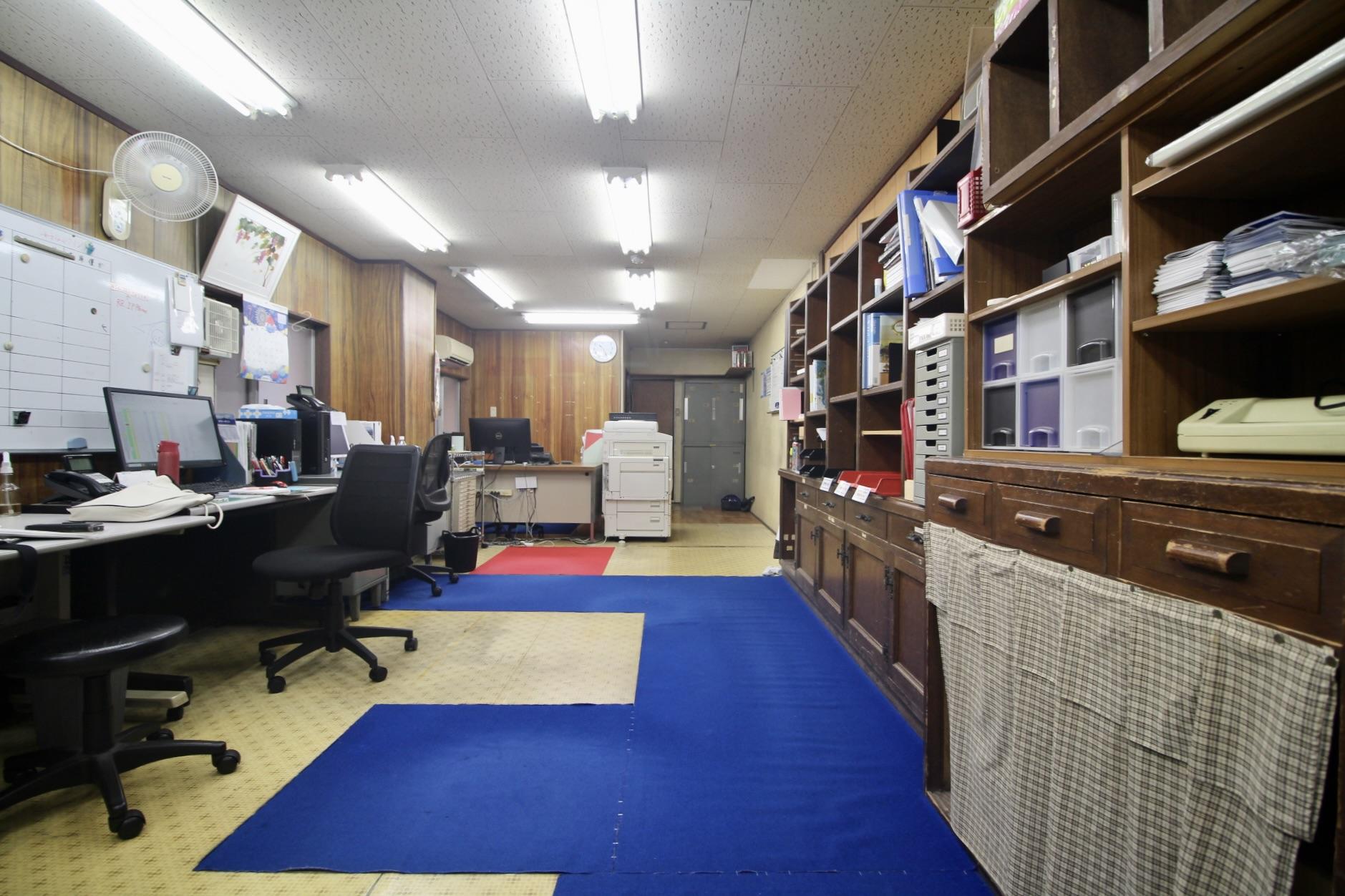 神戸市中央区北野町の売買物件/昭和の気配が漂う、レトロな元事務所区画