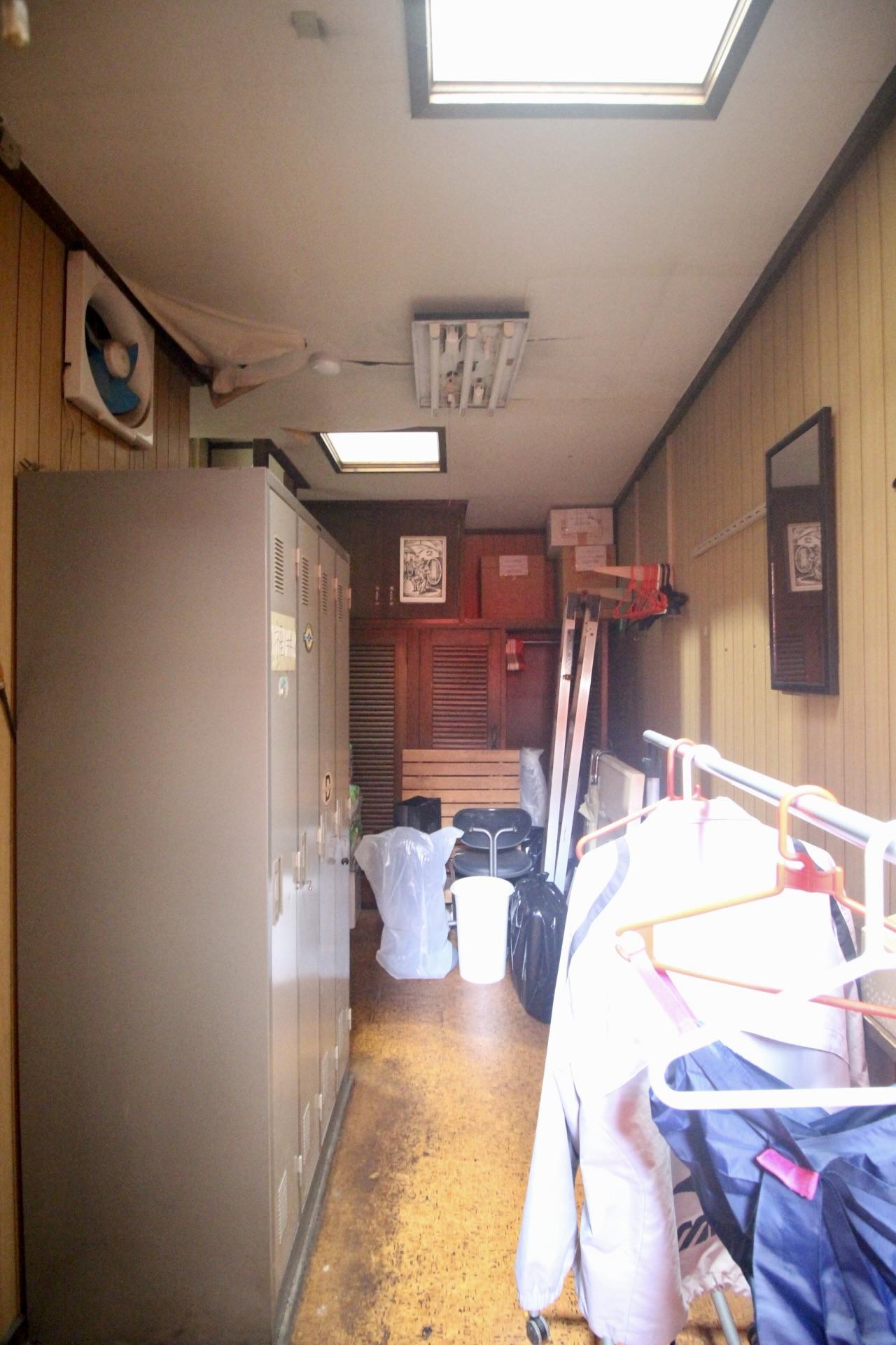 神戸市中央区北野町の売買物件/バックヤードにある物置スペース