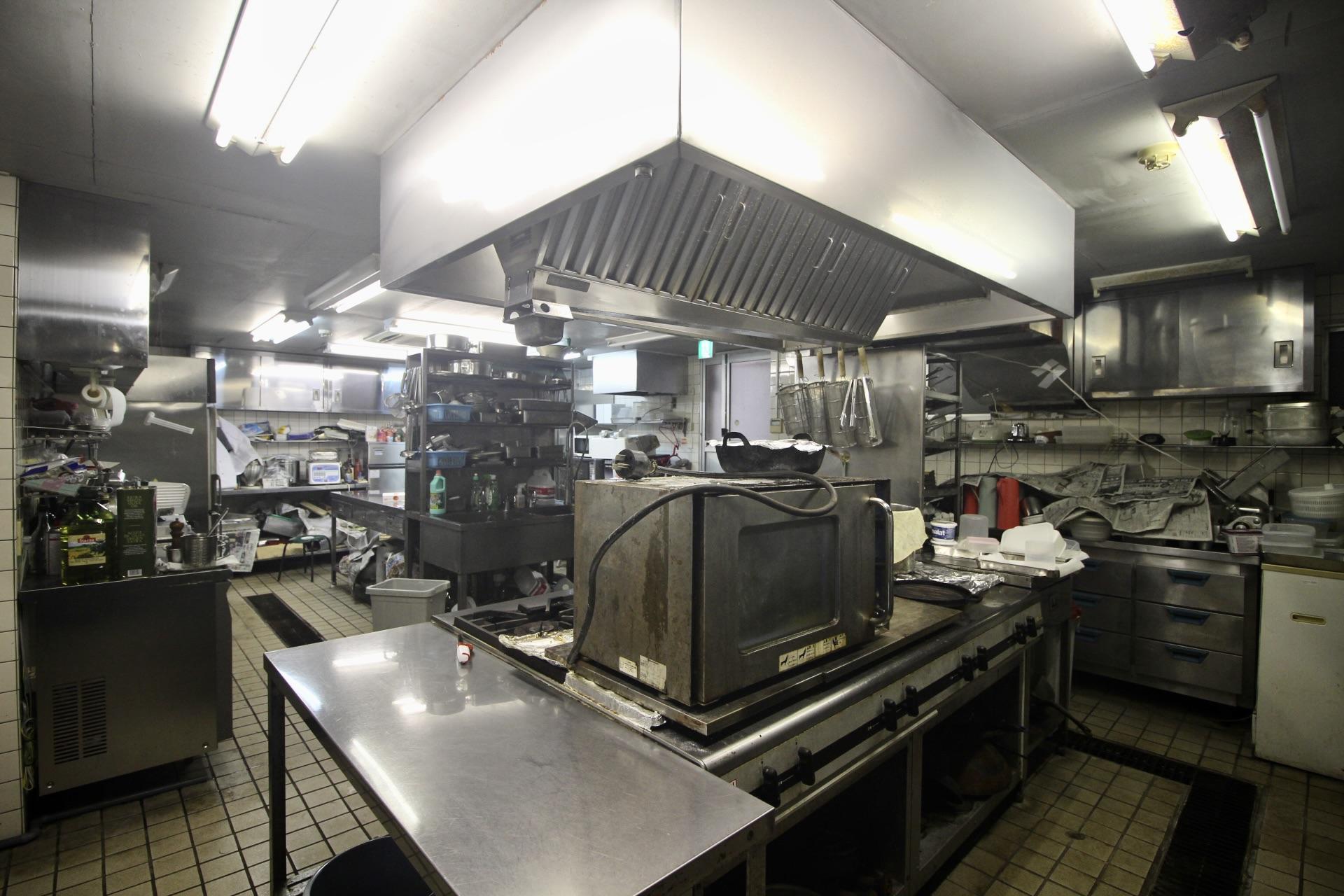 神戸市中央区北野町の売買物件/本格的な設備を備えた厨房