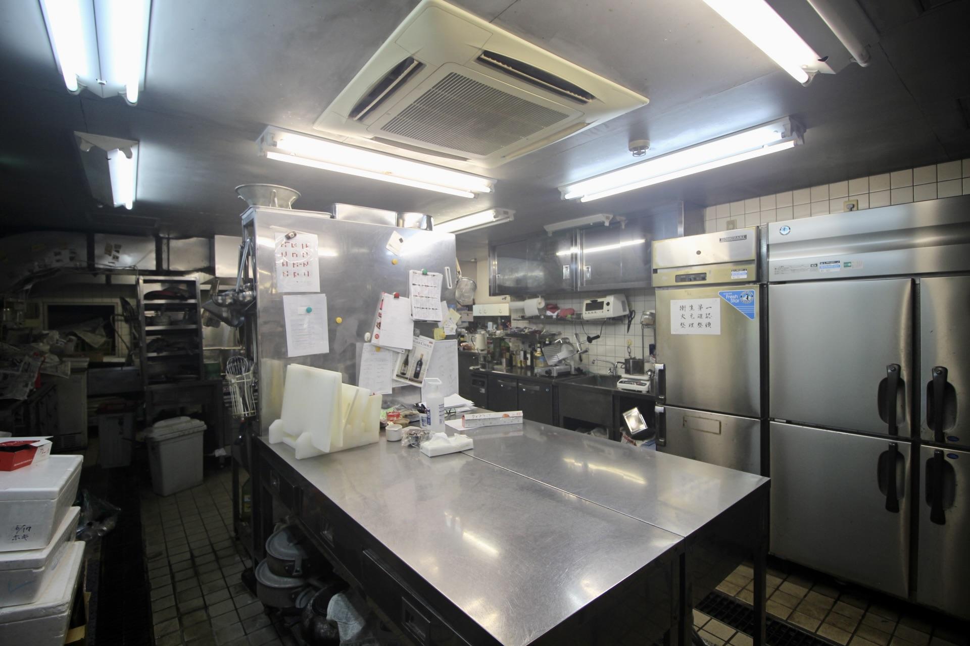 神戸市中央区北野町の売買物件/本格的な設備を備えた厨房