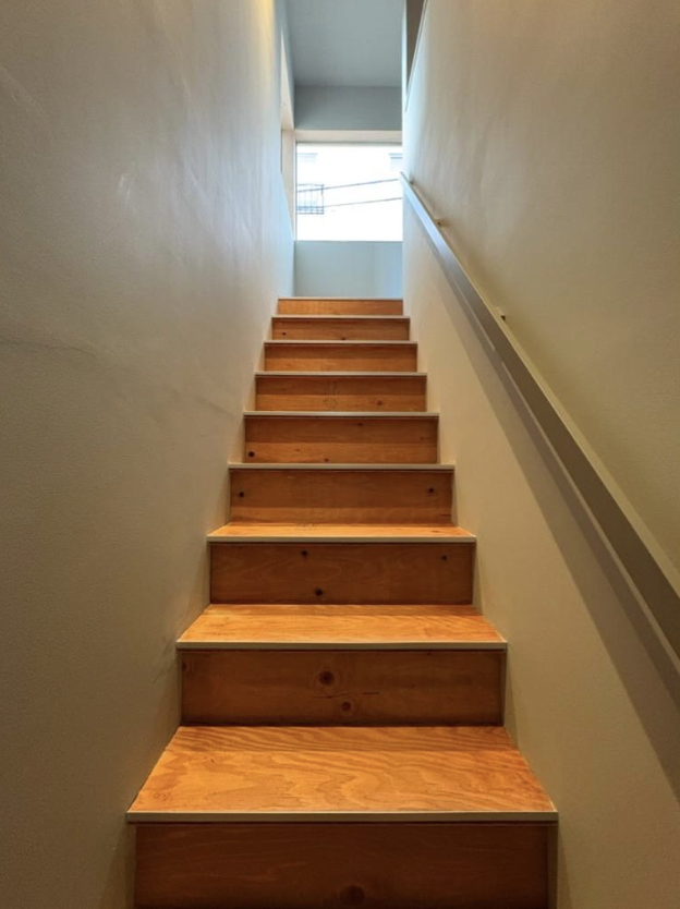 神戸市須磨区須磨浦通の賃貸物件/階段