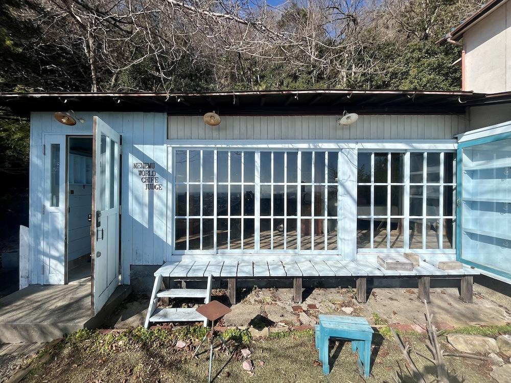 神戸市須磨区上細沢町の売買物件/絵本の中から飛び出してきたかのような可愛らしいパステルカラーのお家