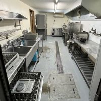 神戸市須磨区上細沢町の売買物件/しっかりとした業務用のキッチンが完備されてます。