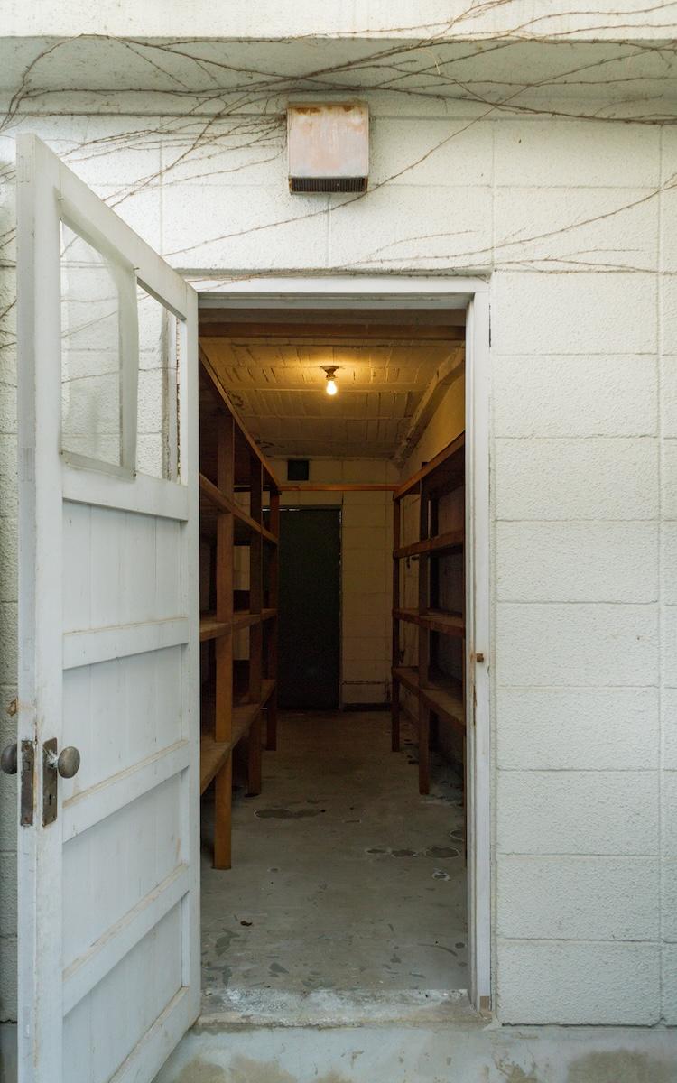 神戸市東灘区岡本の賃貸物件/玄関側から庭側へ通り抜けられます