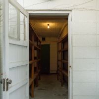 神戸市東灘区岡本の賃貸物件/玄関側から庭側へ通り抜けられます