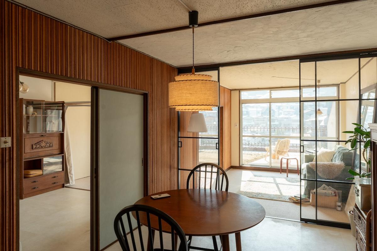 神戸市北区鈴蘭台東町の売買物件/ダイニングまで明るい光が差し込みます